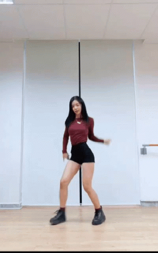 Ivone Ivonedieulinh GIF. This 311 x 498 animated GIF is part of our lululemon collection. Created by Shinvidang. View the original animation, share it, or…