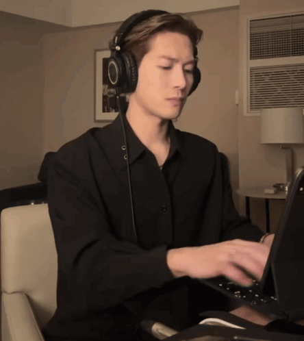 Jackson Wang Typing Got7 GIF