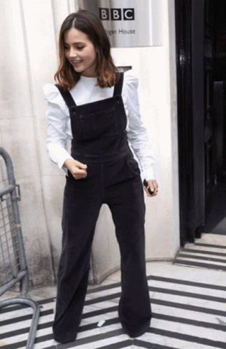 Jenna Louise Coleman GIF. This 323 x 498 animated GIF is part of our jenna louise coleman collection. Created by Freakydaughter. View the original…