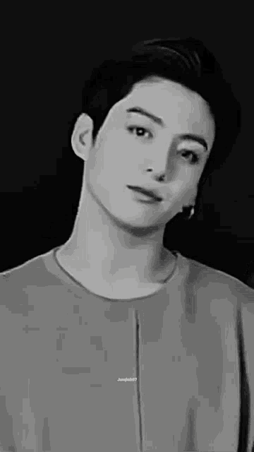 Jeon Jungkook GIF