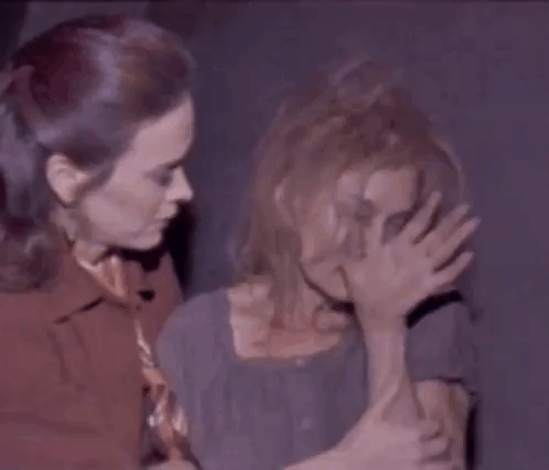 Jessica Lange Sarah Paulson GIF
