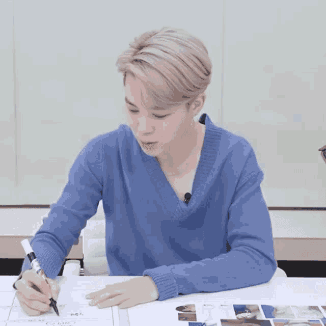 Jiminjimin Writing GIF