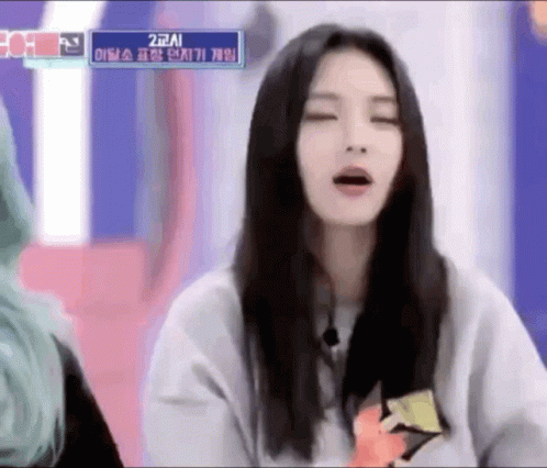 Jinsoul Fainting GIF