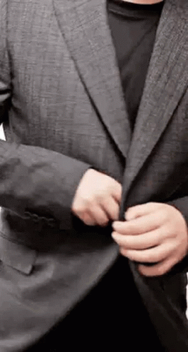 Josephquinn Grisdior GIF