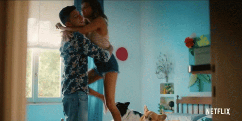 Jump In Arms Saltare GIF