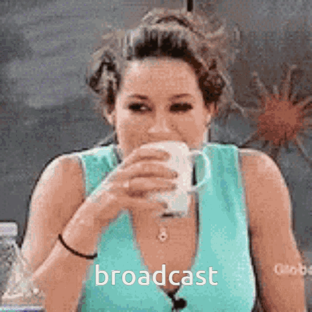 Kahl Broadcast GIF