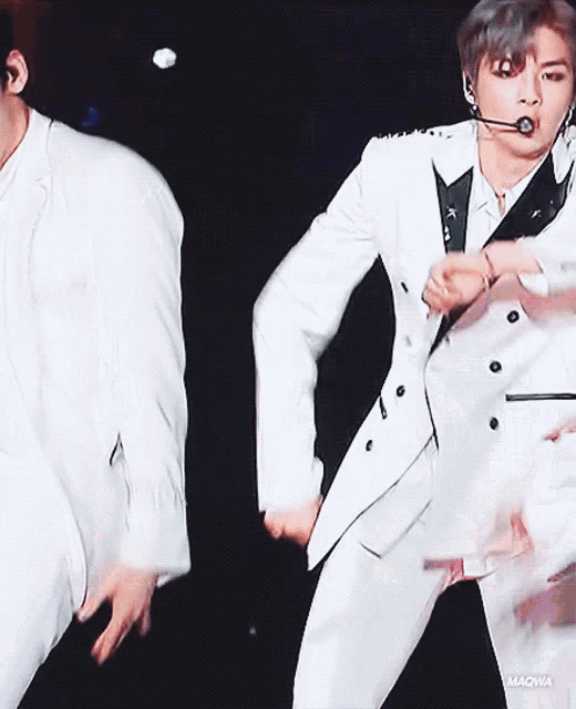 Kang Daniel GIF