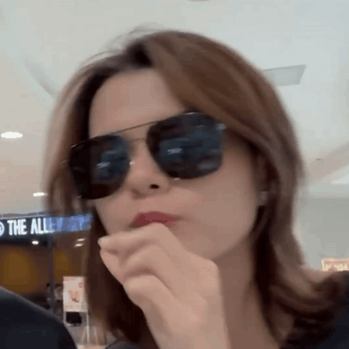 Kath Uranus2324 GIF