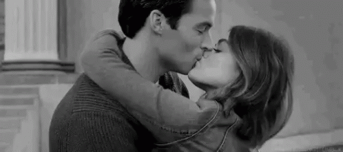Kiss Pll GIF
