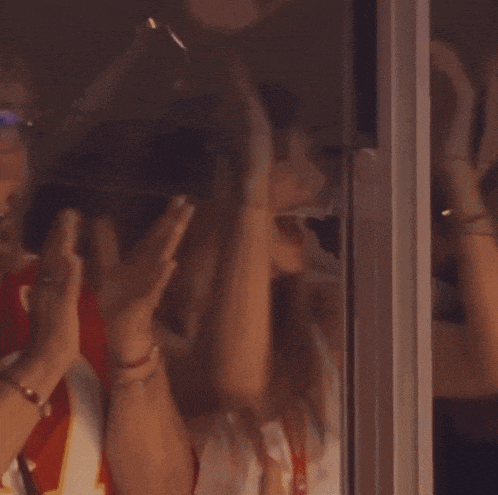 Laurajs34567 GIF