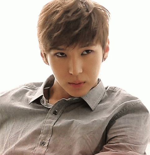 Leo Vixx GIF. This 482 x 498 animated GIF is part of our leo vixx collection. View the original animation, share it, or browse related GIFs.
