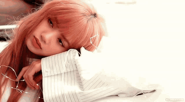 Lisa GIF