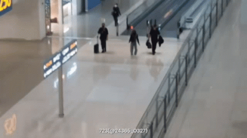 Lisa Lalisa Lisa Airport GIF