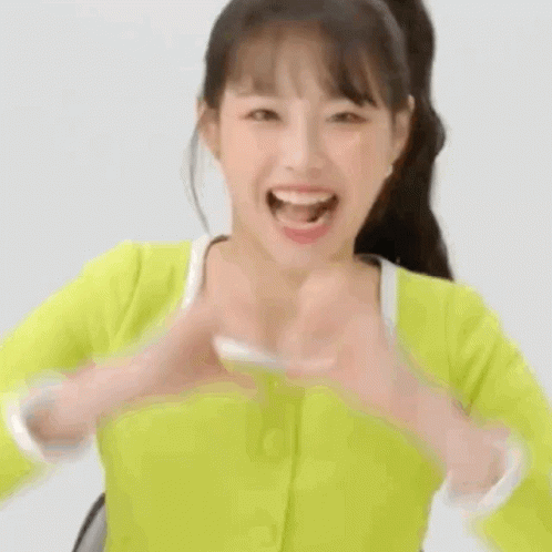 Loona Chuu GIF