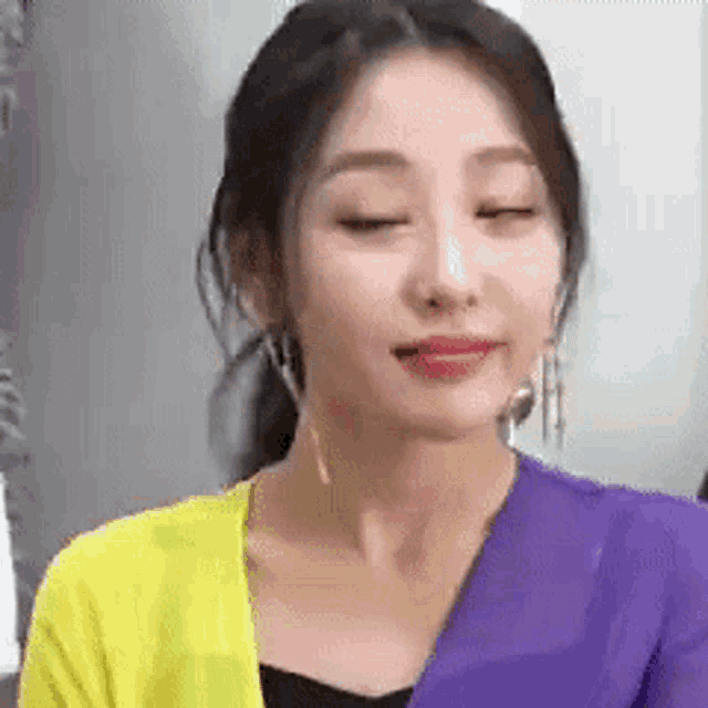 Loona Hasooyoung GIF