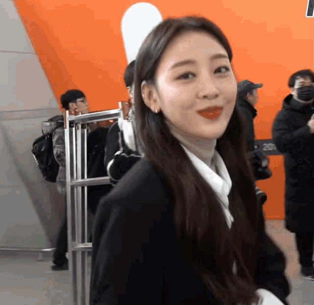Loona Yves GIF
