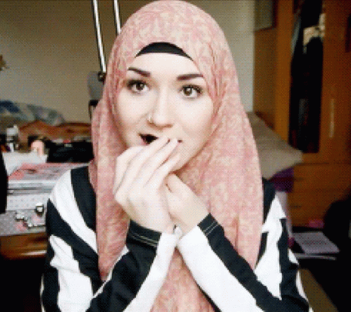 Magodemusica Hijabi GIF