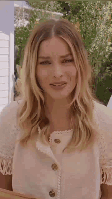 Margot Robbie GIF
