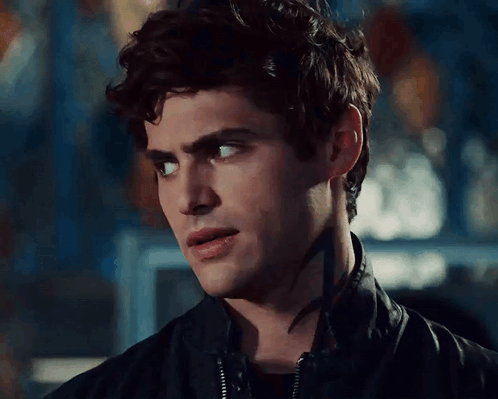 Matthew Daddario Alec Lightwood Shadowhunters Tv Series Series Tv GIF