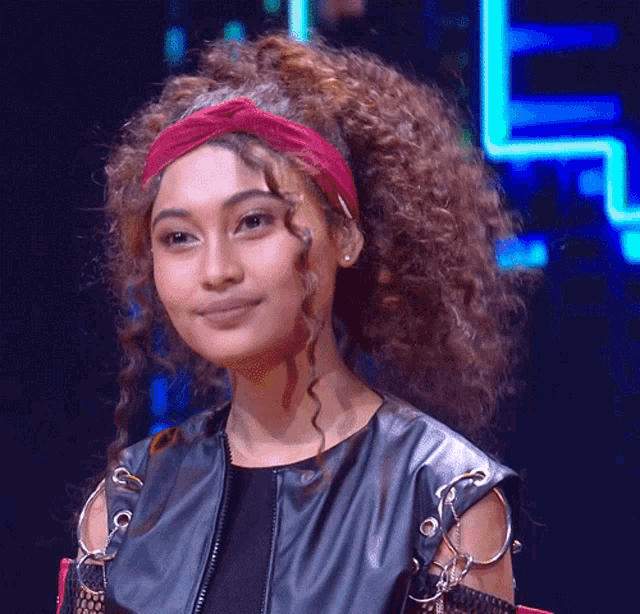 Mengangguk Angguk Novia Idol GIF