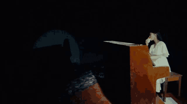 Menikmati Menyicipi GIF
