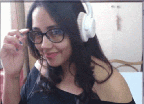 Michelle Rezende Olhar GIF. This 498 x 361 animated GIF is part of our olhar 43 collection. Created by SkyLucas. View the original animation, share it, or…