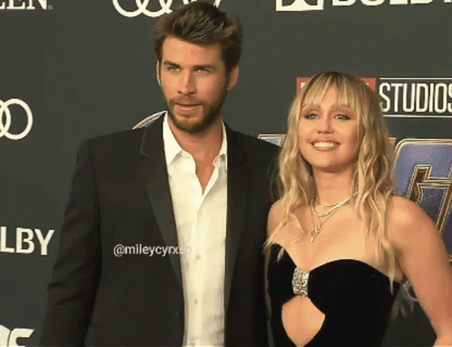 Miley Cyrus Liam Hemsworth GIF