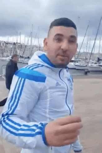 Mohamed Henni GIF