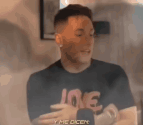 Momo Tito GIF