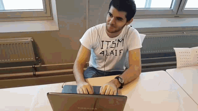 Moogd Gif Collection GIF