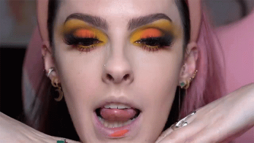 Mostrando A Lingua Karen Bachini GIF