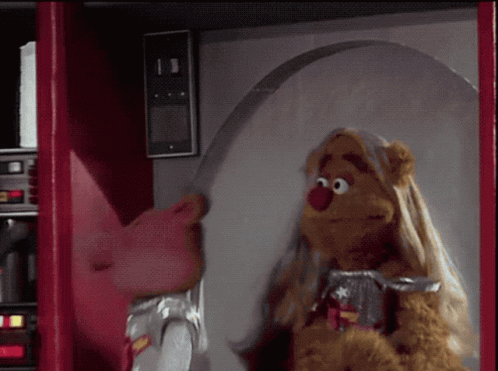 Muppets Muppet Show GIF. This 498 x 371 animated GIF is part of our pigs in space collection. Related themes include miss piggy, wave. Created by adam807…