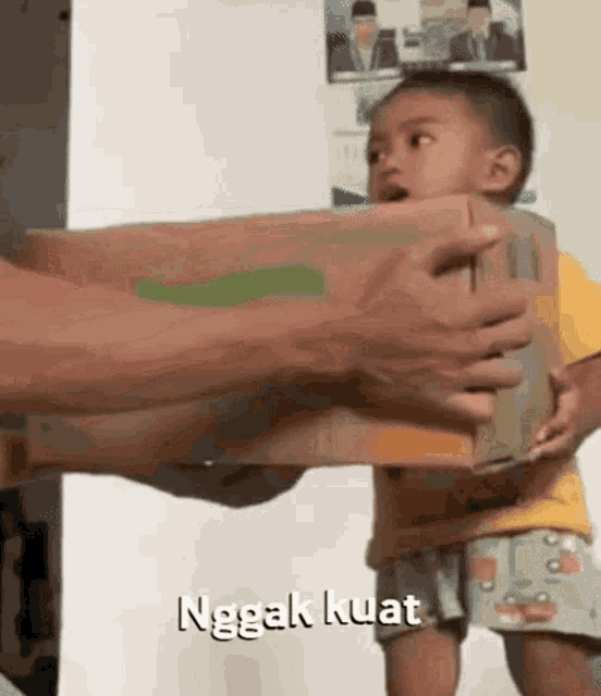 Nggak Kuat GIF