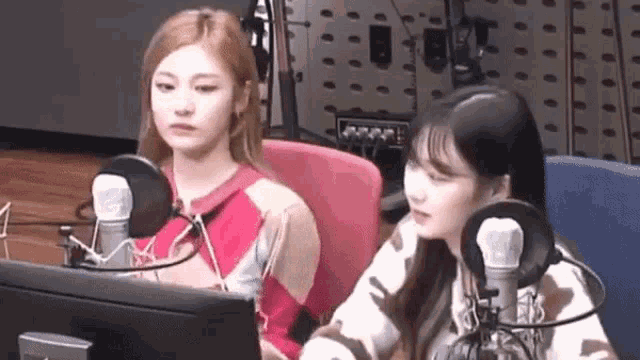 Ningning Giselle GIF