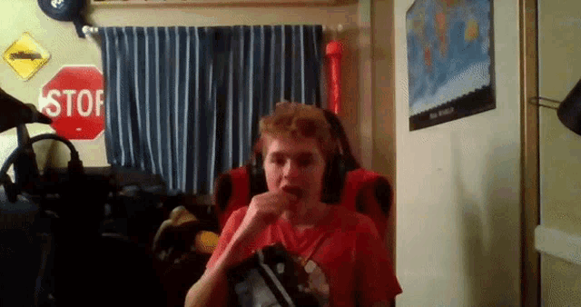 Noah Chips GIF