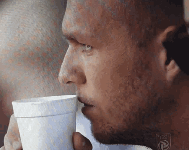 Nod Raphael Holzhauser GIF