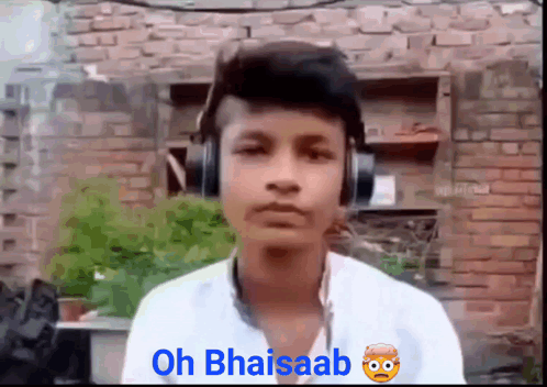 Oh Bhaisaab Oh Yeah GIF. This 498 x 352 animated GIF is part of our funny indian collection. Related themes include funny, meme, oh yeah. Created by…