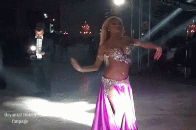 Oryantal GIF. This 400 x 266 animated GIF is part of our shakira belly dancing collection. Related themes include dance, dancing. View the original…