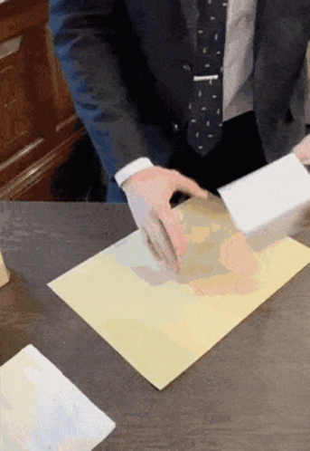 Packing Package GIF. This 343 x 498 animated GIF is part of our pacco regalo collection. Related themes include packing. Created by cris67. View the…