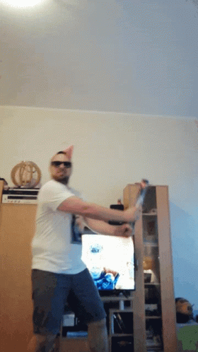 Party Time Party On GIF. This 280 x 498 animated GIF is part of our super content collection. Related themes include celebrate, confetti, dance. Created by…