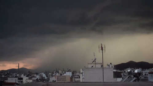 Peiraias Mitro GIF. This 498 x 280 animated GIF is part of our lustiges gewitter collection. Created by geomitro. View the original animation, share it, or…