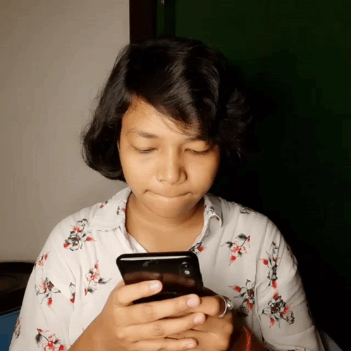 Phone Stan Twitter GIF