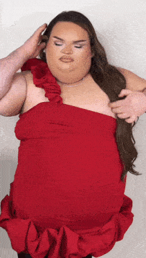 Queen Red GIF