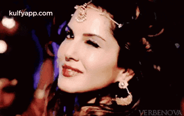 Raees.Gif GIF