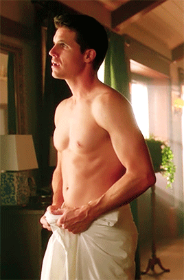 Robbie Amell Gif GIF