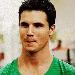 Robbie Amell, Mcm. GIF