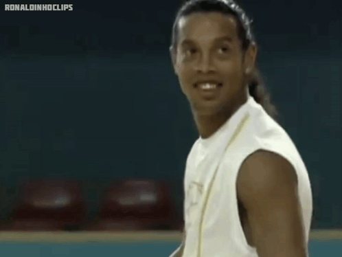Ronaldinho Gaucho Smile GIF. This 498 x 374 animated GIF is part of our nike logo 3d collection. Related themes include smile. Created by RonaldinhoClips…