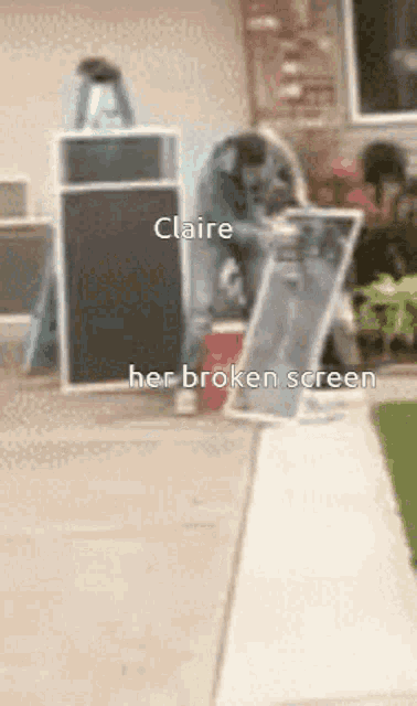 Screen Claire GIF