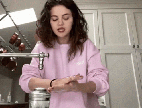 Selena Gomez Wash Hands GIF. This 498 x 378 animated GIF is part of our lavado de manos collection. Created by Light88. View the original animation, share…