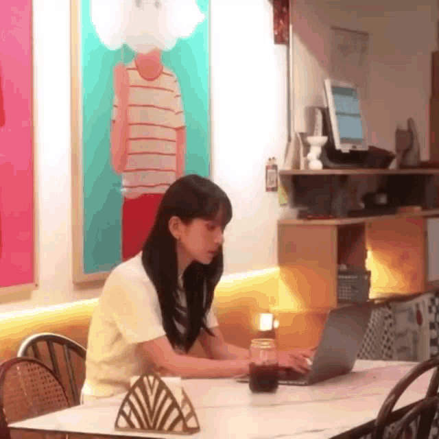 Seola Typing GIF